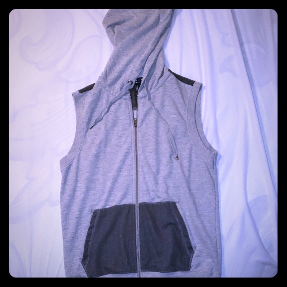 Sleeveless hoodie